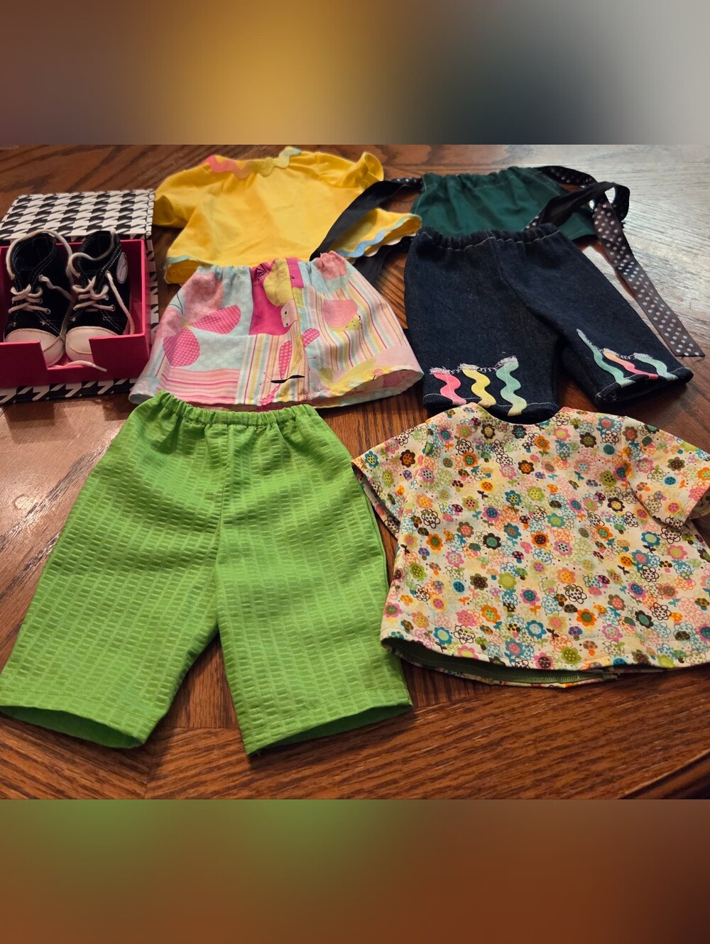 DOLL CLOTHES 16-18" SEVEN PIECE SET INCLUDING HIGH TOPS